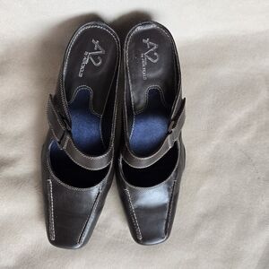 A2 by Aerosoles Brown Faux Leather Mules - Size 8.5 - Comfort Insole